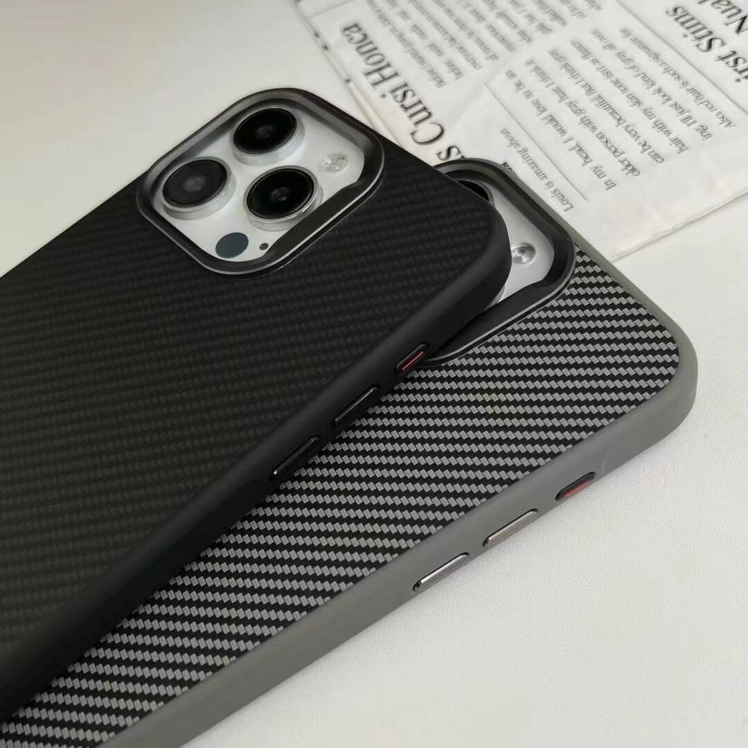 Apple iPhone 14 Kılıf Magsafe Şarj Özellikli Karbon Fiber Görünümlü Zore Troy Kapak Siyah