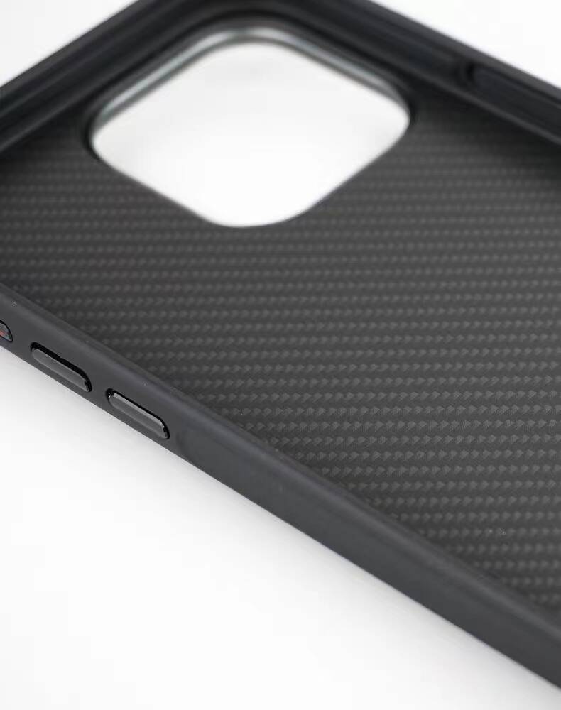Apple iPhone 14 Kılıf Magsafe Şarj Özellikli Karbon Fiber Görünümlü Zore Troy Kapak Siyah