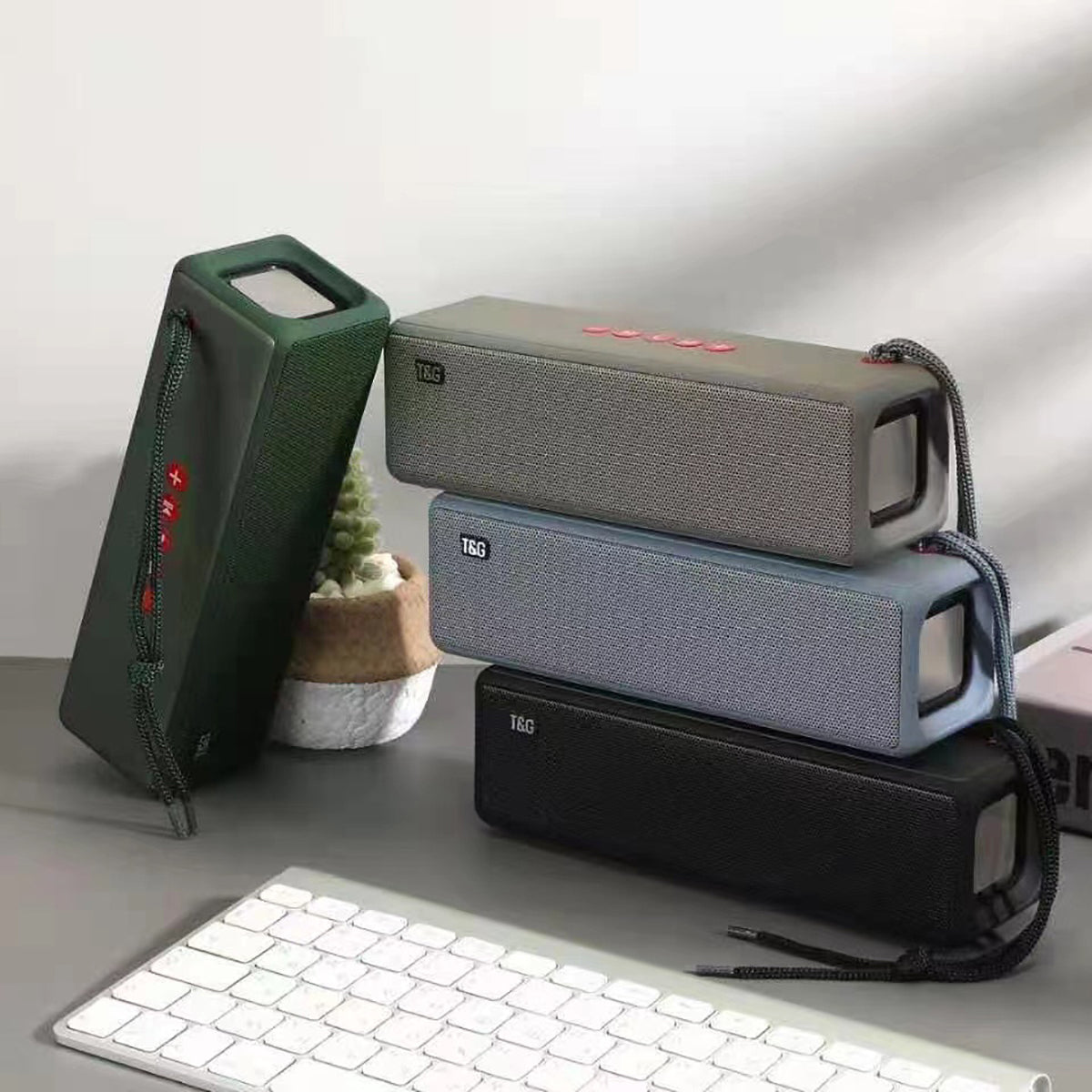 Zore TG271 İp Aksesuarlı FM Radyo Özellikli AUX USB Kart Okuyucu Portlu Bluetooth Hoparlör Speaker Siyah