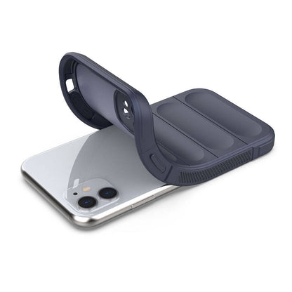 Apple iPhone 11 Kılıf Esnek TPU Oyuklu Arka Yüzey Tasarımlı Zore Etnik Silikon Kapak Koyu Yeşil
