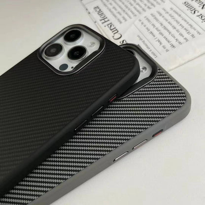 Apple iPhone 14 Kılıf Magsafe Şarj Özellikli Karbon Fiber Görünümlü Zore Troy Kapak Siyah