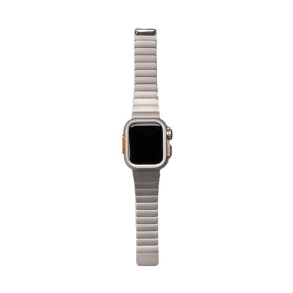 Apple Watch 44mm Zore KRD-126 Sert Kasa Koruyuculu Metal Kordon Starlight