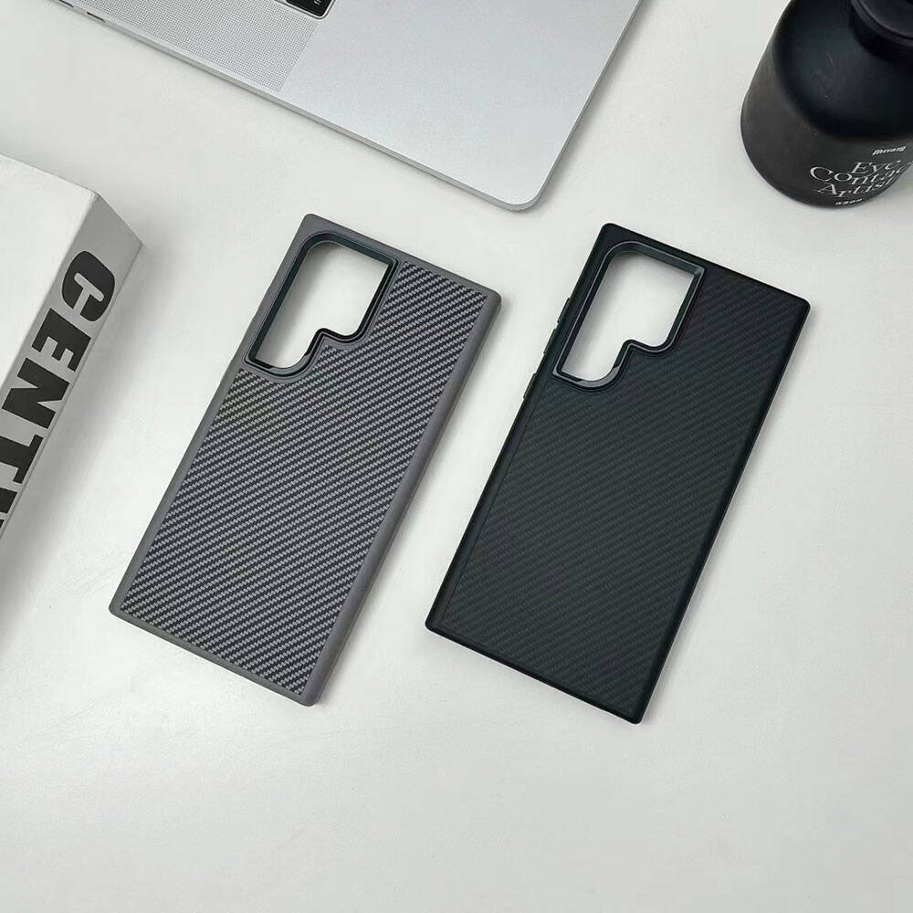 Galaxy S24 Ultra Kılıf Magsafe Şarj Özellikli Karbon Fiber Görünümlü Zore Troy Kapak Gümüş