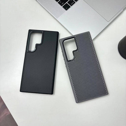 Galaxy S24 Ultra Kılıf Magsafe Şarj Özellikli Karbon Fiber Görünümlü Zore Troy Kapak Gümüş
