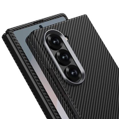 Galaxy Z Fold 6 Kılıf Kamera Korumalı Karbon Fiber Tasarımlı Arka Yüzey Zore Kıpta Karbon Kapak Lacivert