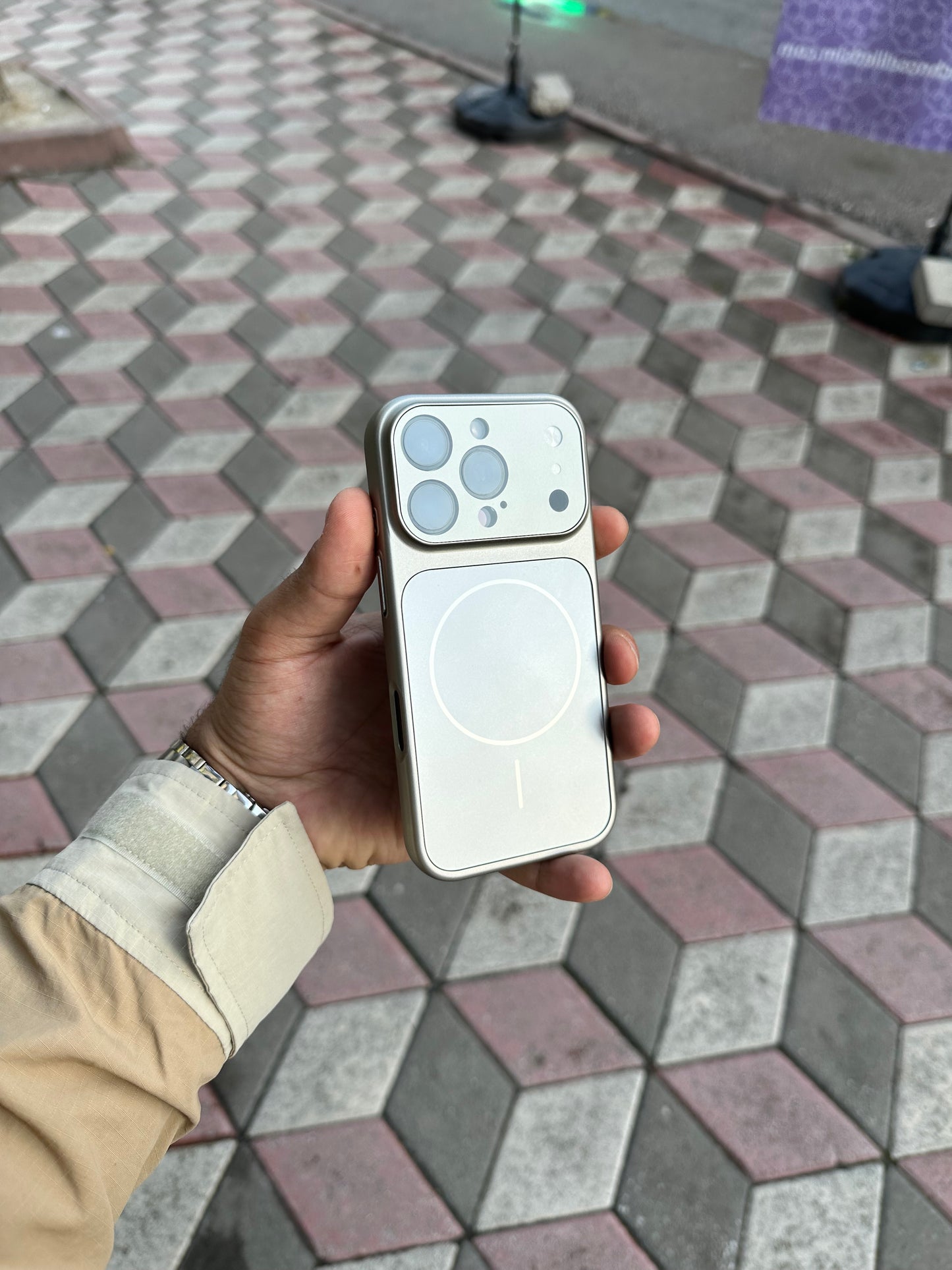 iPhone 17 Pro - Pro Max Dönüşümlü Kapak (Silver)